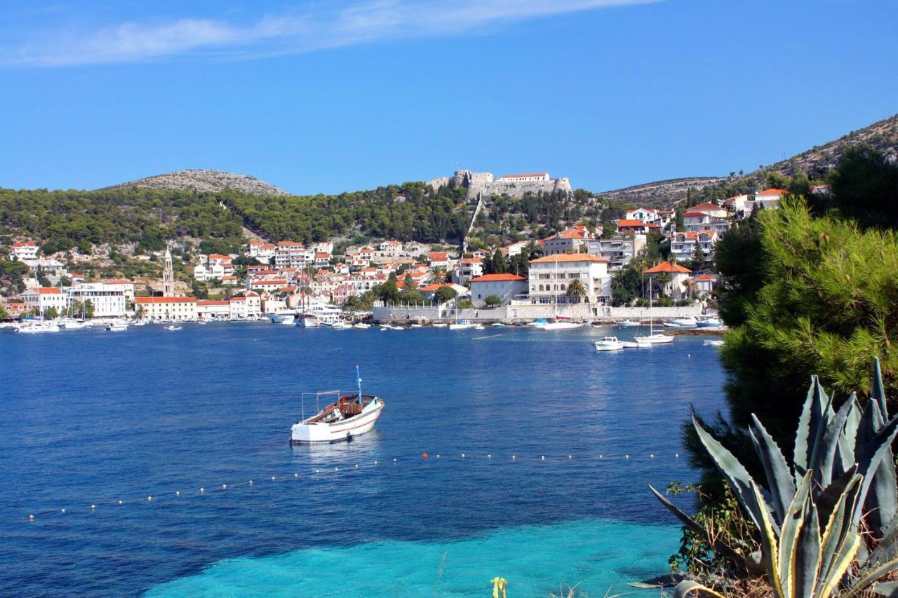 Apartments And Rooms With Parking Space Hvar - 15378 Hvar Town Eksteriør billede
